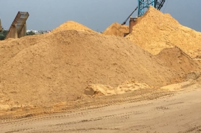 Bộ Công Thương báo cáo Chính phủ về khả năng nhập khẩu cát từ Campuchia